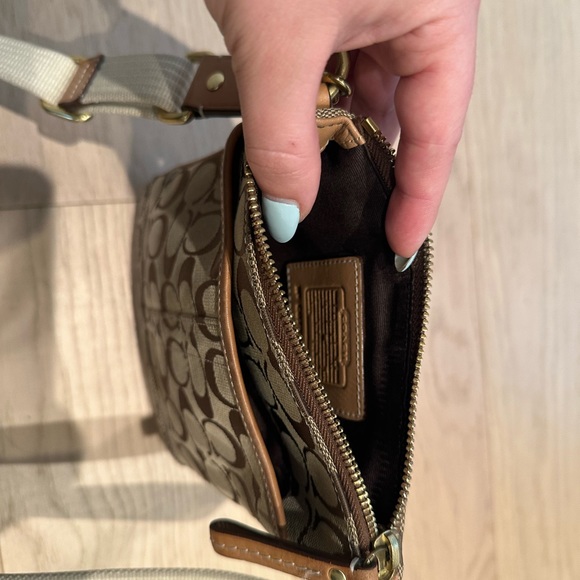 Coach Crossbody Bag - Picture 5 of 6